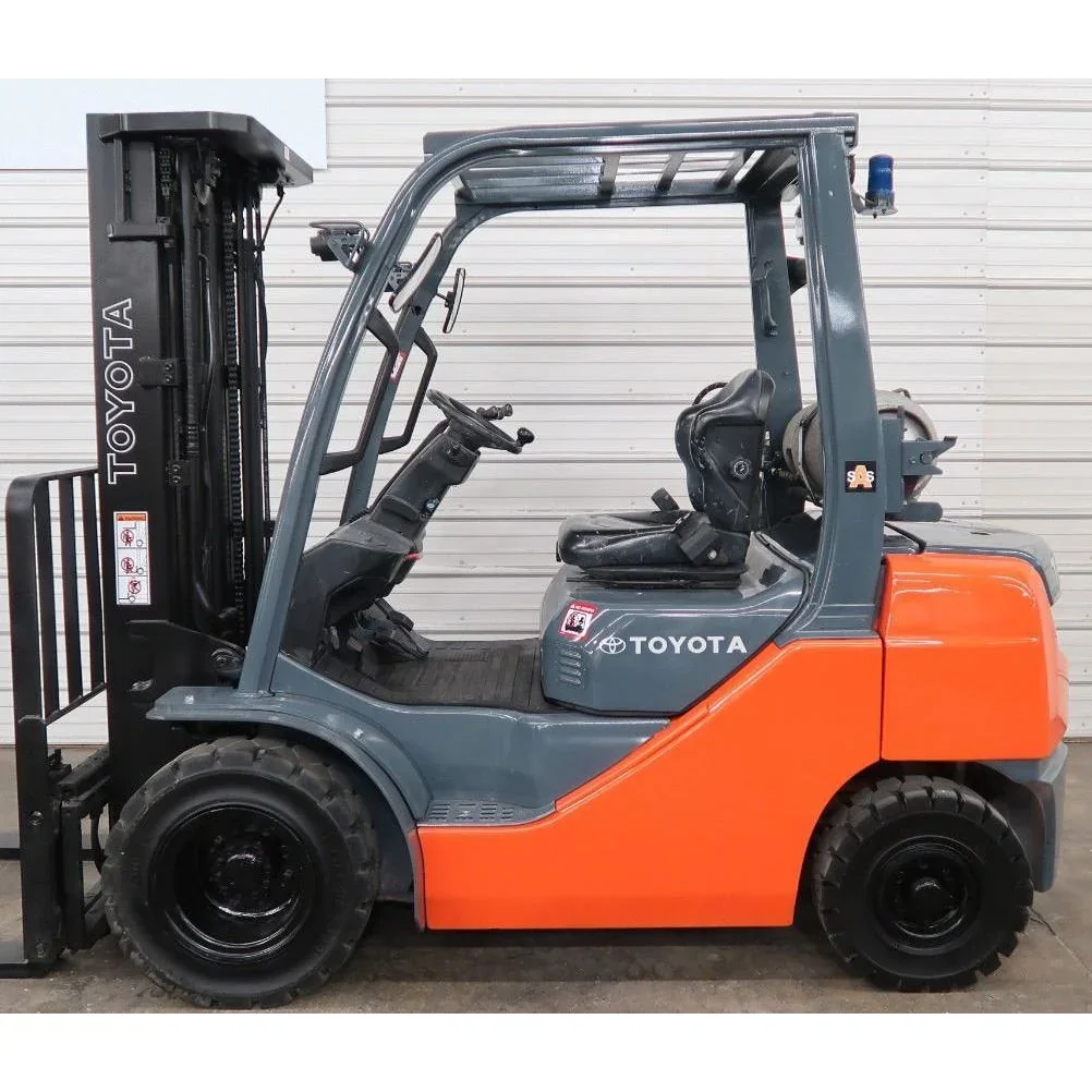 Toyota 8FGU25 5,000 lbs LPG Forklift (240 in mast)