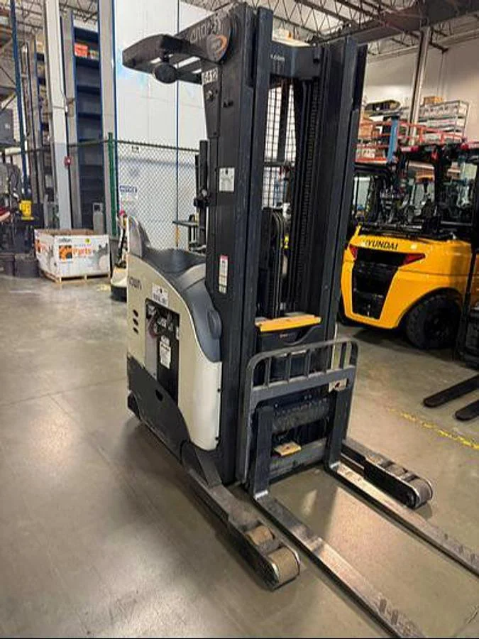 Whynda - Crown RR 5725 Reach Truck 4,000 lbs - Image 2